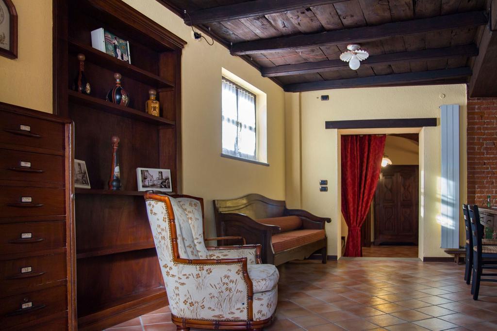 Casa Del Grande Vecchio Bed & Breakfast Airasca Exterior photo