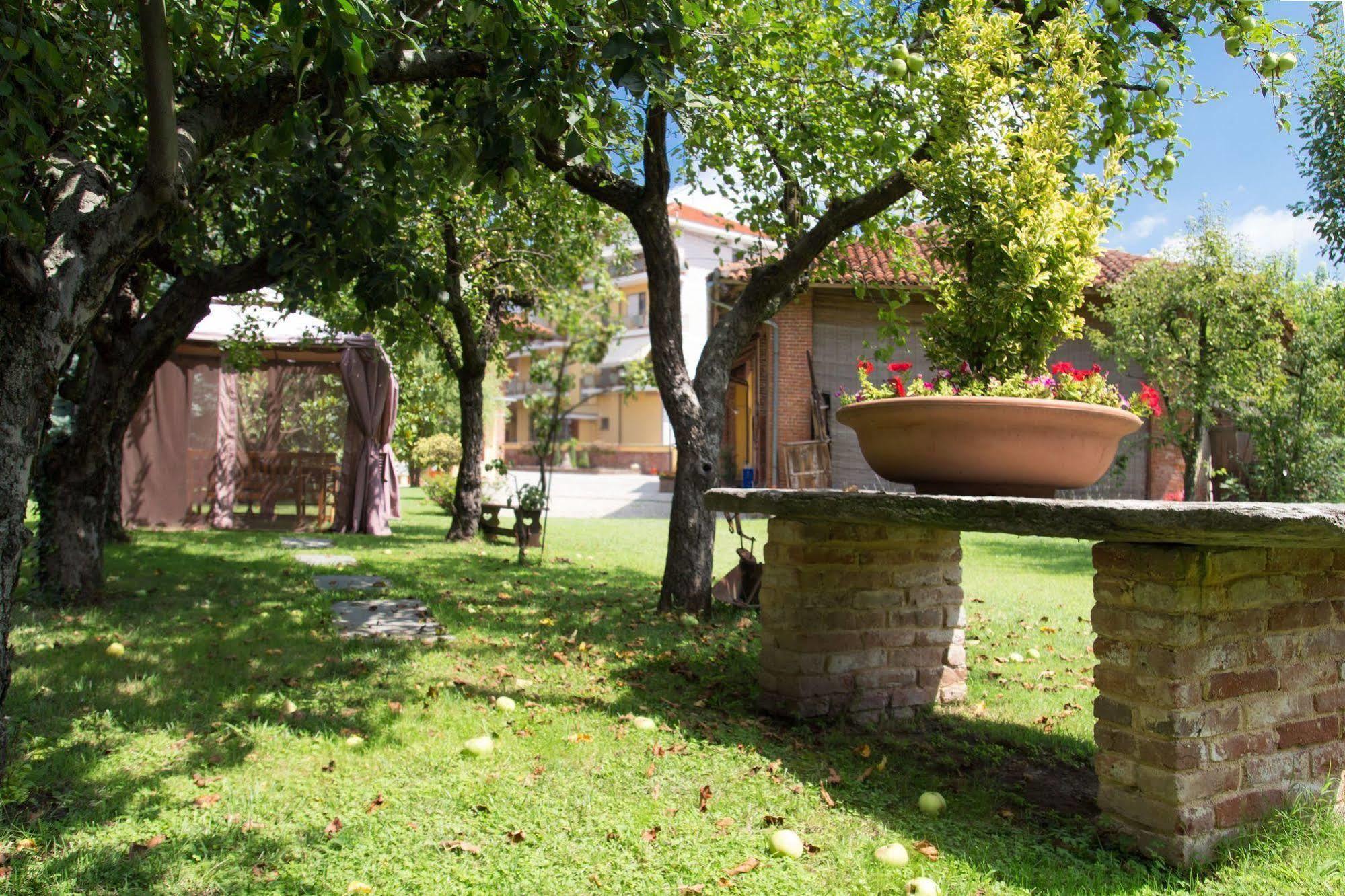 Casa Del Grande Vecchio Bed & Breakfast Airasca Exterior photo